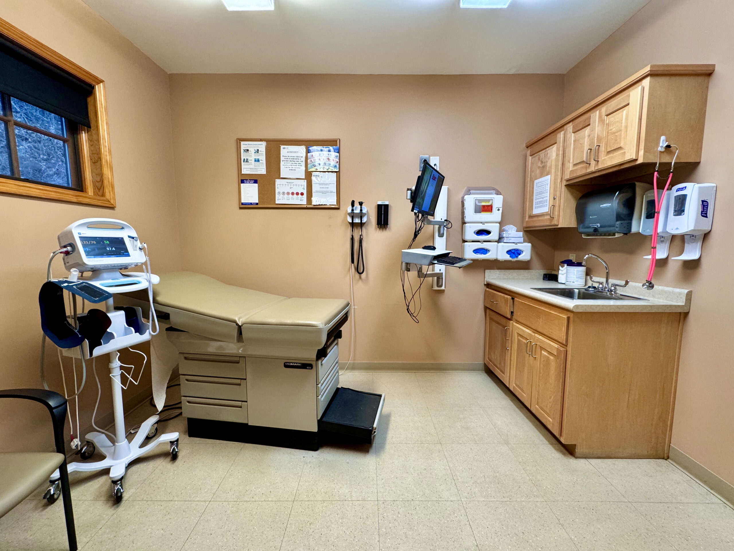 Patient exam room at an outpatient clinic, the kind of setting found at NHSC-approved sites