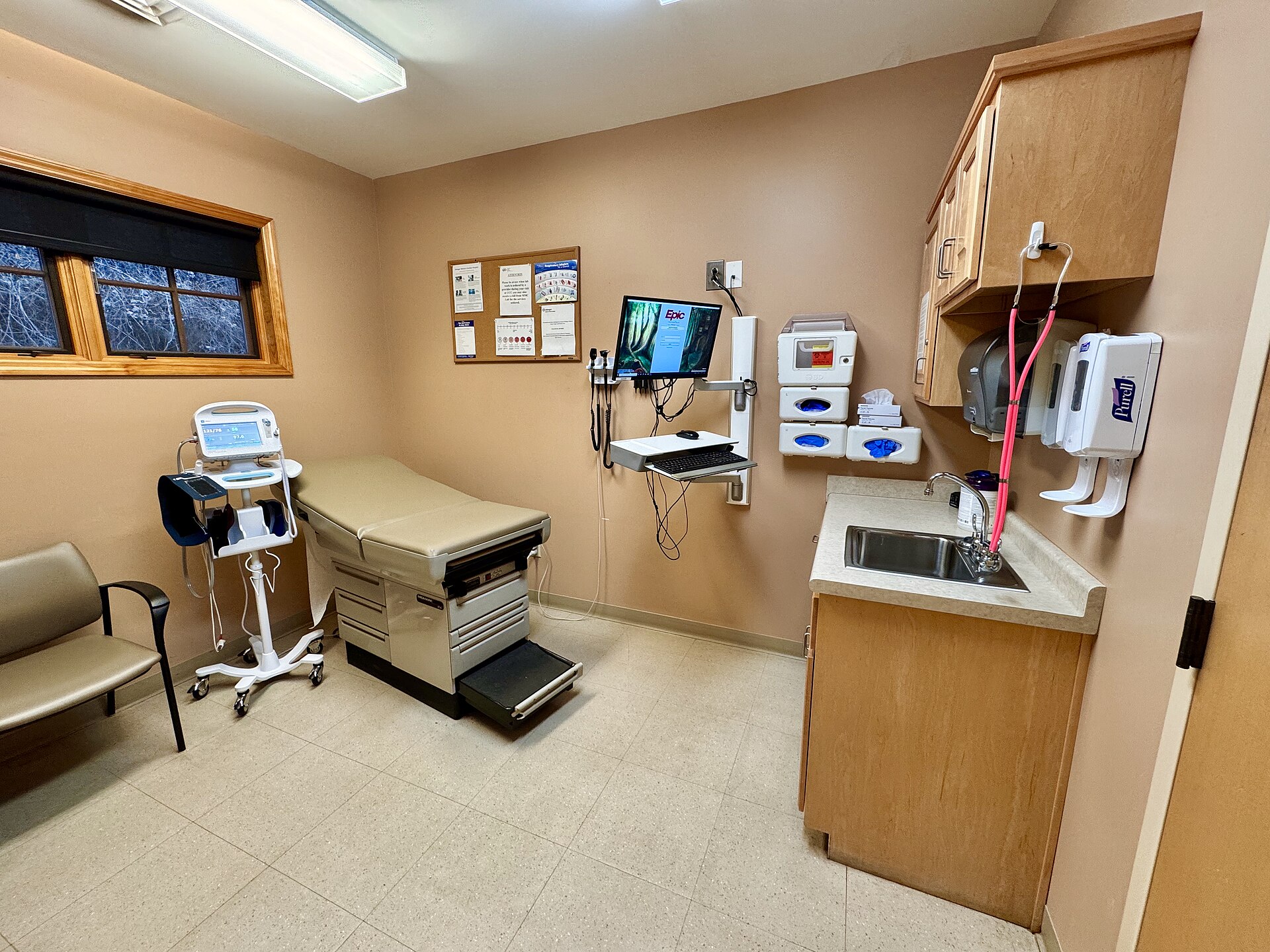 Outpatient exam room at a community health clinic