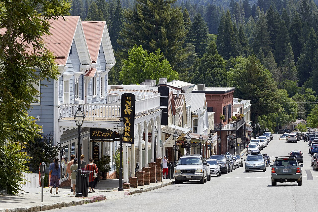 Downtown Broad Street in Nevada City, a Northern California foothill town where rural clinics recruit clinicians